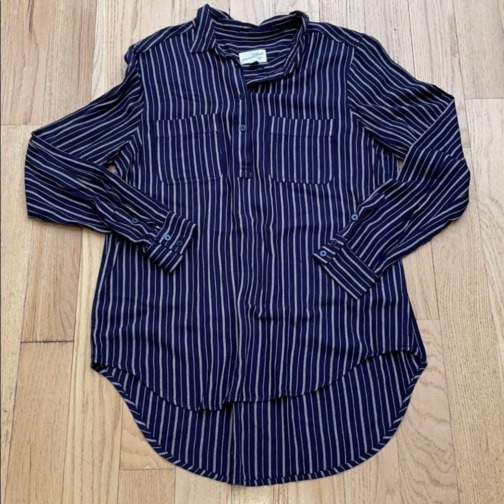 Universal Threads Women’s Navy Striped Button Dow… - image 2